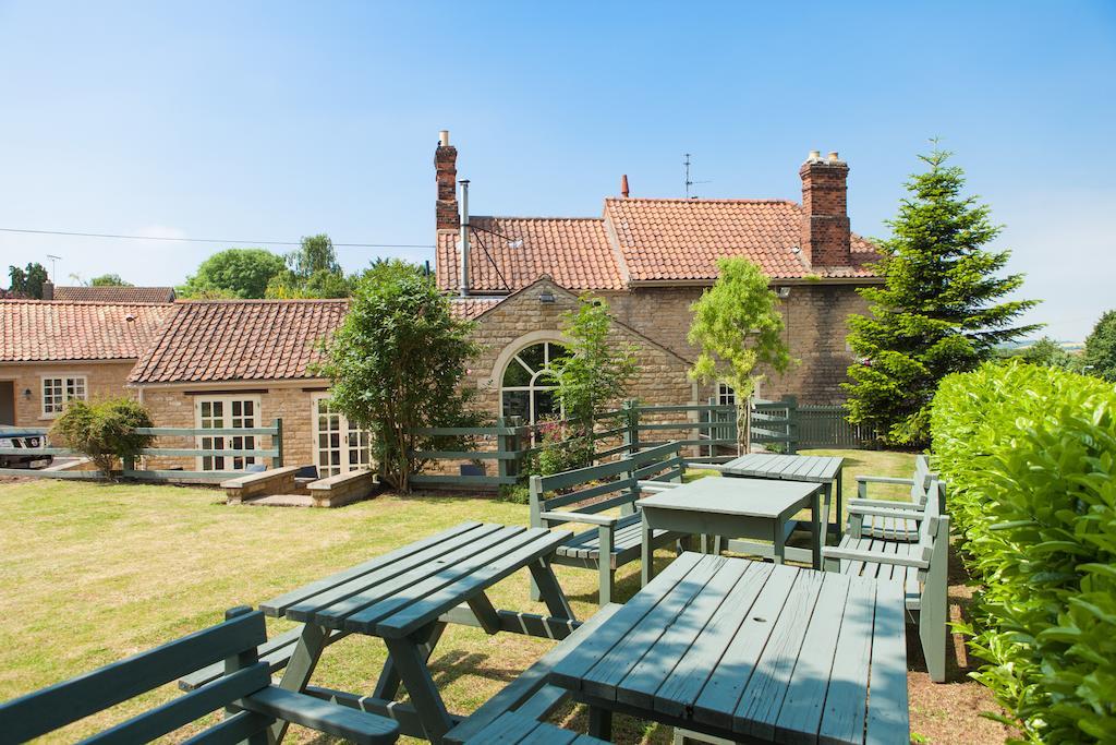 The Woodhouse Arms Hotel Grantham Eksteriør billede